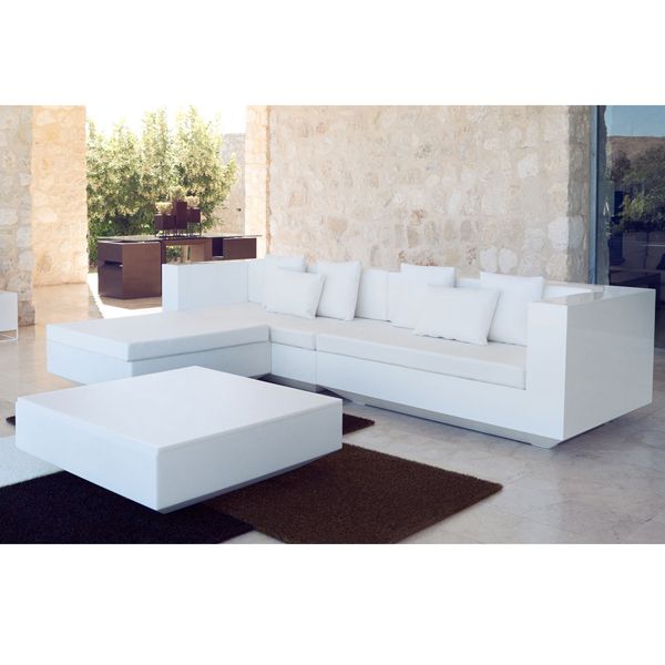 Vela Sectional